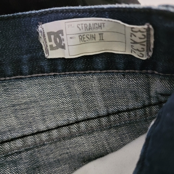 DC Straight Resin II Men's Jeans Sz 32X32 Medium Wash Button Fly Skateboard - Picture 10 of 12